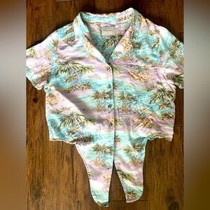 Summer American Eagle Women’s Hawaiian shirt. Small